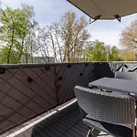 Arena In Der Naehe - Tiefgarage - Balkon - Kueche - Smart Tv